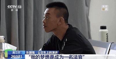 DƬ